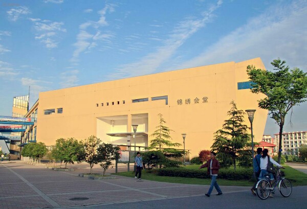东华大学毕业条件